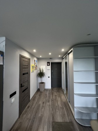 Продам 1к квартиру с ремонтом Вишневое - фото 1