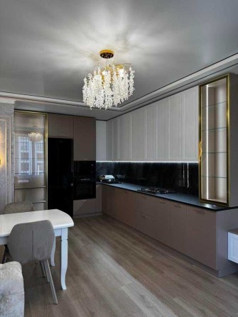 Продаю 2х кімнатну квартиру з дизайнерським ремонтом - фото 1