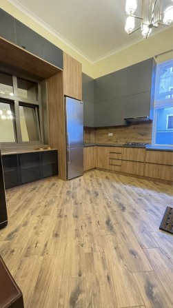 Продається квартира  в особняку З дизайнерським ремонтом та меблями . - фото 1