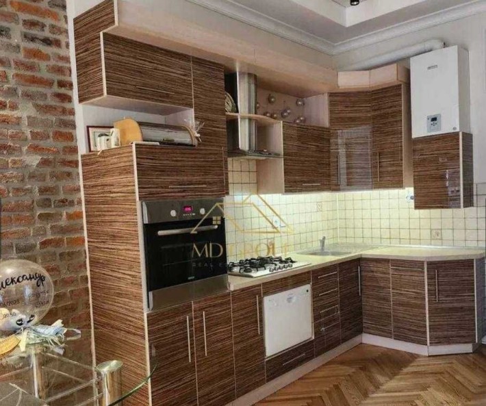 Продається 2 кімнатна квартира в центрі - фото 1