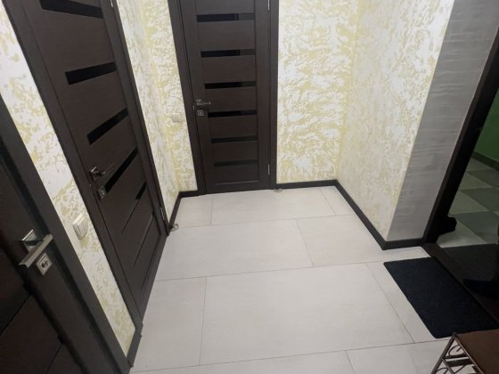 Велика простора квартира з ремонтом! Буча