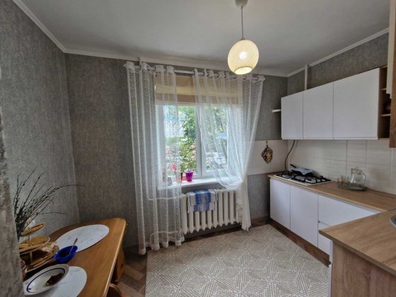 Продам 3-х к/квартиру з ремонтом Борисполь