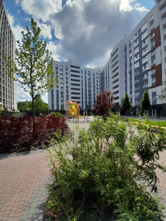 Без комісії, 1к квартира 35м², ремонт, будинок заселений, поверх 4/10 - фото 1