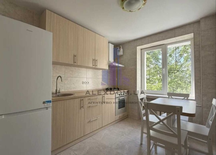 Продається 2к квартира, бул. Незалежності 10, м. Бровари. Центр міста - фото 1