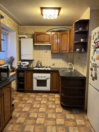 Продам 3 кімнатну квартиру на Клініці! - фото 1