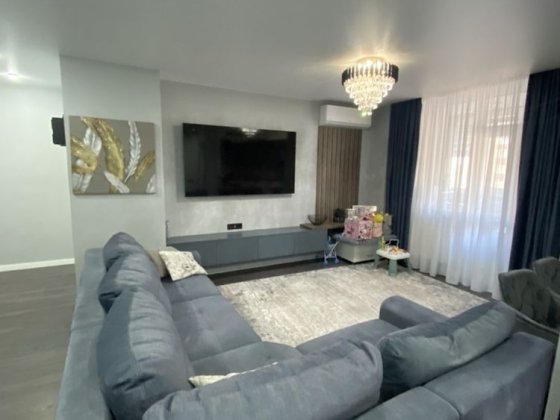 Продаж видової трикімнатної квартири, Вишневе Вишневое