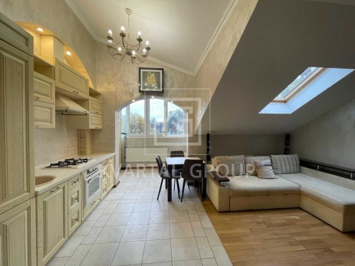 Продам двокімнатну квартиру з ремонтом. Біля Центрального парку. - фото 1