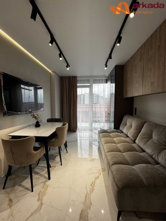 2 кім. квартира з ремонтом та меблями в ЖК Фемелі плаза! - фото 1