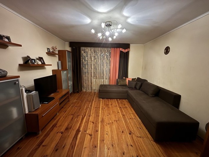 Продам 3 кімнатну квартиру В. Стуса - фото 1