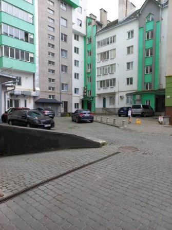 Продається просторий пентхаус в центрі з чудовим краєвидом та терасою - фото 1