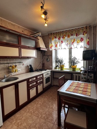 Продам 2-х кім.кв, чешка, 5/9/ц, Київський майдан. Ремонт, меблі,тех. - фото 1