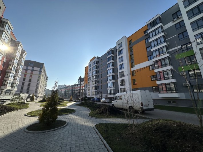Продам 2К Квартиру + Кухня студія По вул. Національної гвардії - фото 1