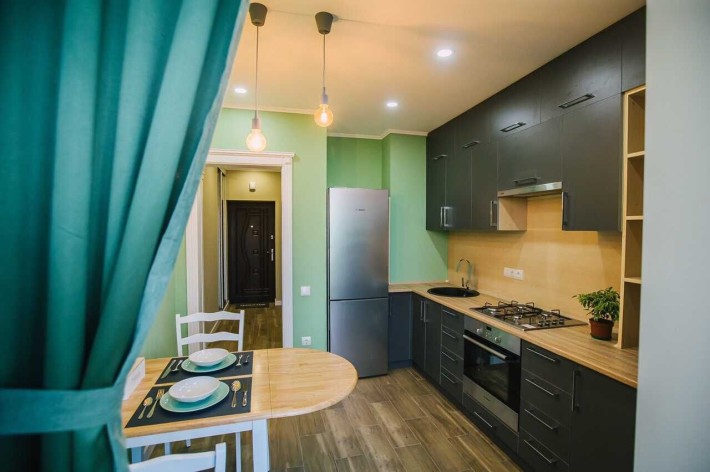 Продам гарну квартиру з ремонтом в центрі міста! Державні програми так - фото 1