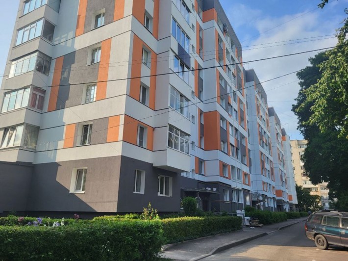 Продається 3-кімнатна вмебльована квартира по вул.Соборності. - фото 1