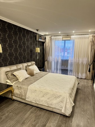 Продам 4 кімнатну квартиру - фото 1