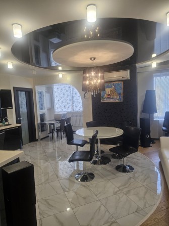 ПРОДАМ элитную 3ку в центре - фото 1