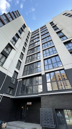 Простора 2‑кімн. у Family City — середній поверх, панорамні вікна - фото 1