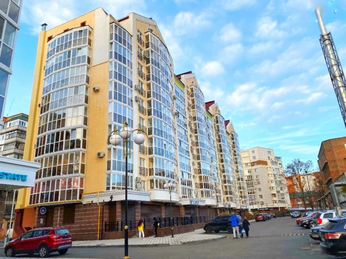 Ляхова 10, Центр, 2-кім 72м2 - фото 1