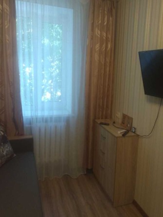 Центральна частина міста , ремонт , вода і душ в кімнаті ! - фото 1