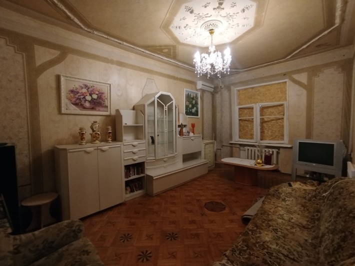 Трёхкомнатная квартира Сталинка Центр - фото 1