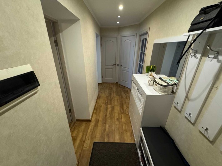 Продаж 3 кімнатної  квартири в самому центрі міста з евроремонтом !!! - фото 1