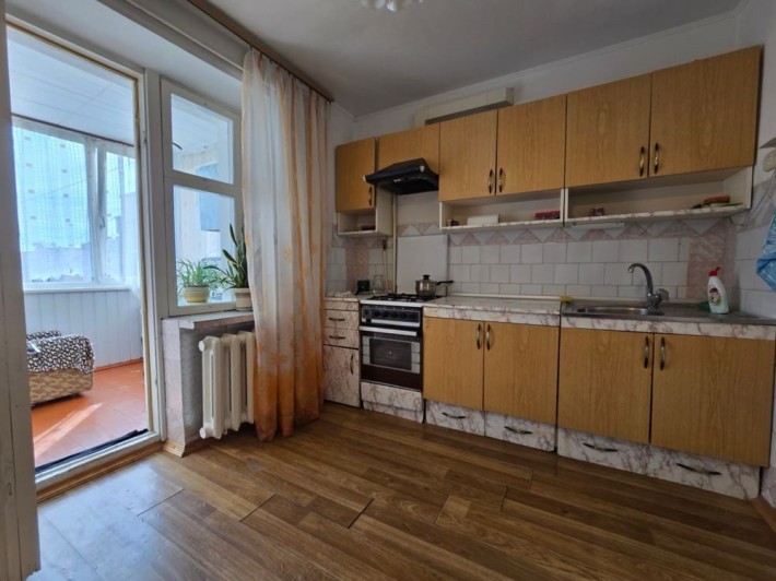Продаж 3к ЧЕШКА, ГЕРОЇВ МАЙДАНУ (ПАРК ЖОВТНЕВИЙ), ДВА балкони, комора! - фото 1
