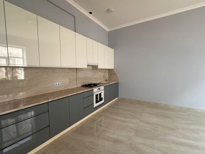 Продаж 1-х кімнатної квартири в центрі міста з ремонтом - фото 1