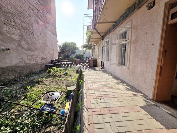 Продаж 1но кімнатної З ДВОРИКОМ В ЦЕНТРІ МІСТА, (р-н СОБОРНОЇ площі)! - фото 1
