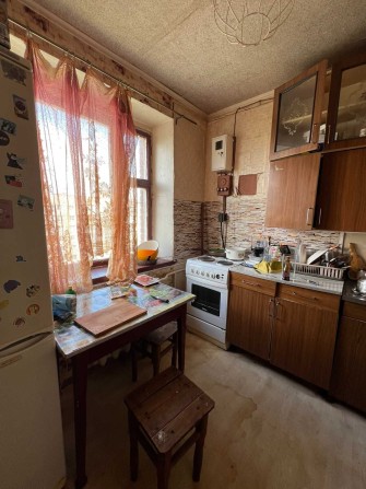 Продам 2-кімнатну квартиру на Браїлках під ремонт - фото 1