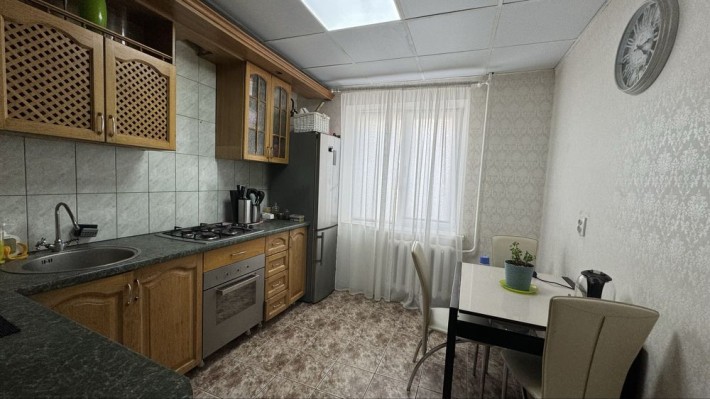 Продам 4 кімнатну квартиру - фото 1