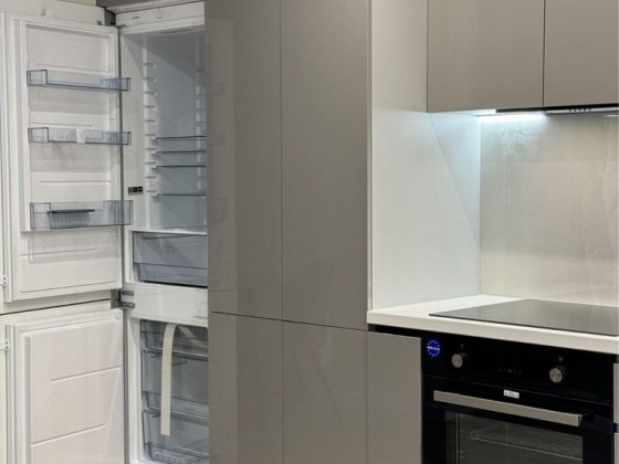 1-кімнатна ( на Щасливому ) Нова. Є гардеробна. Ключі в АН. Рівне