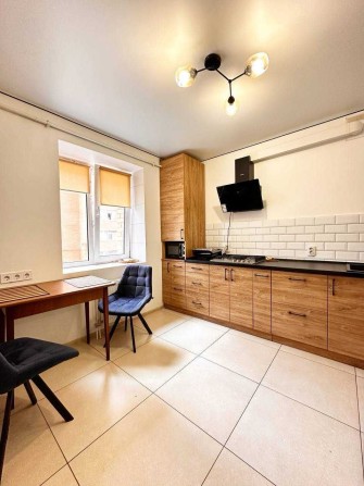 Простора квартира в новобудові вул. ЗСУ. Площа 48.5м². 2/10 поверх - фото 1