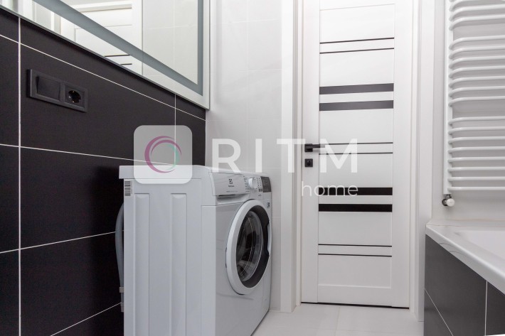 Продаж 3-кімнатної квартири з дизайнерським ремонтом - фото 1