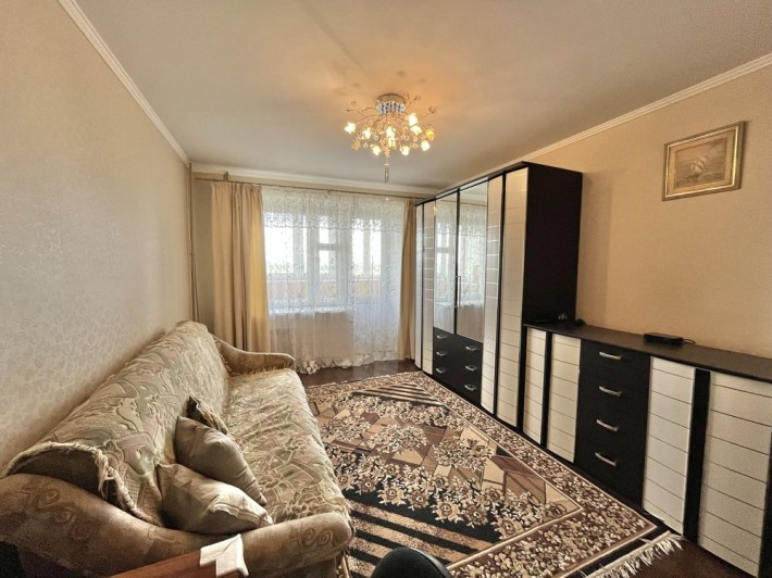 Продам 1 кімнатну квартиру у цегляному будинку - фото 1
