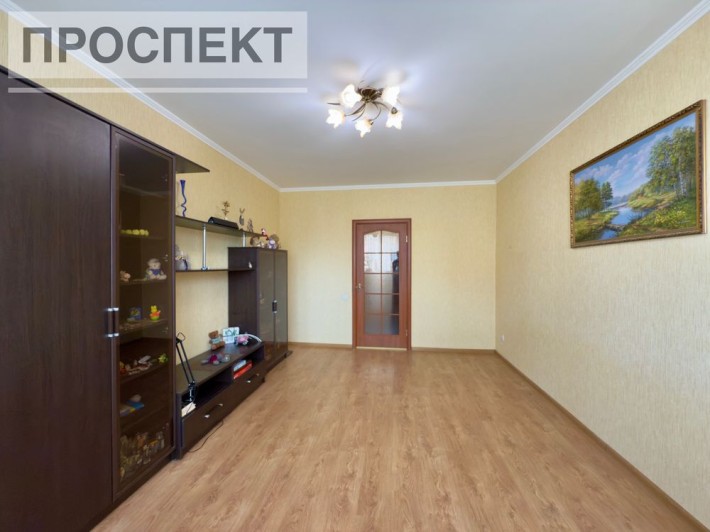 Продам 3-х кімн.квартиру вул. ЗСУ ( р-н озера). - фото 1