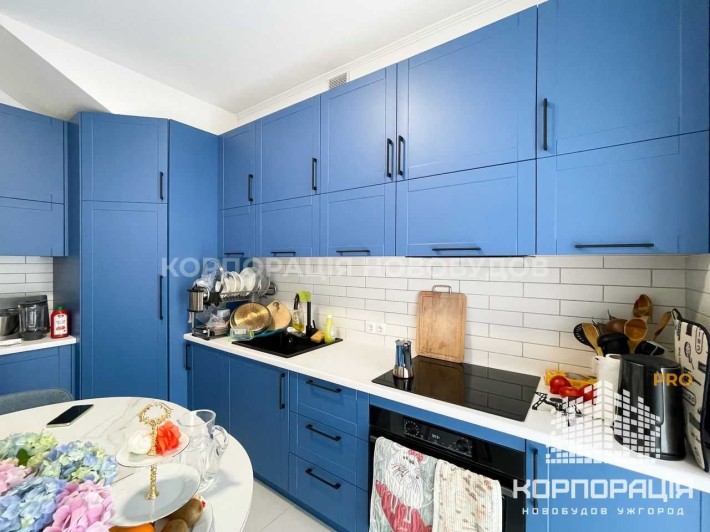 Продаж дворівневої квартири, ремонт, всі меблі, техніка, Центр міста - фото 1