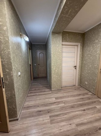Квартира в цегляному будинку поруч з центром міста - фото 1