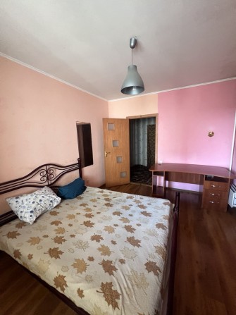 В продаже 3 комнатная квартира на 2 этаже - фото 1