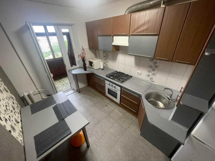 Продам 3-кімнатну квартиру на Буковинській - фото 1