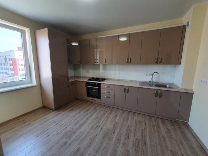Продаж квартири біля поліклінніки - фото 1