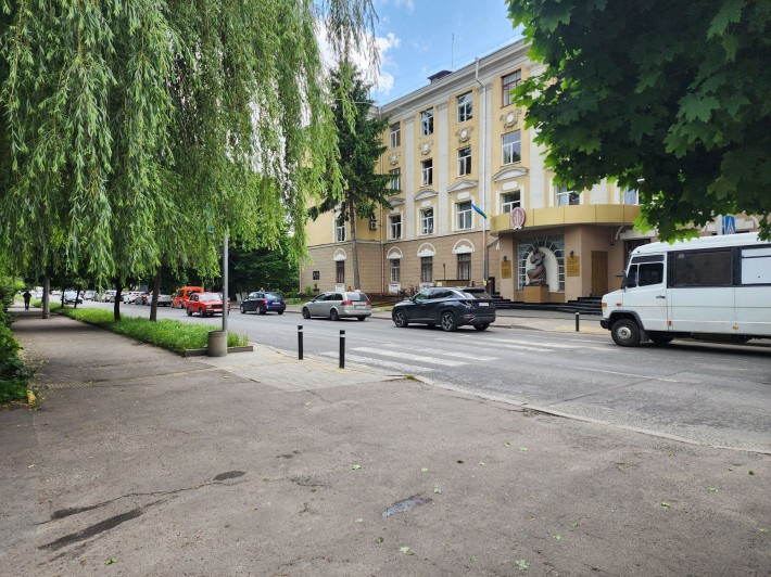 Продам квартиру під комерцію, вул.Ст.Бандери! - фото 1