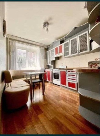 Продам комфортну квартиру - фото 1