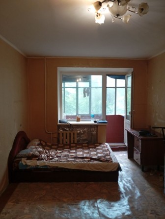 Продам 1- однокімнатну квартиру  вул. 30 річча Перемоги - фото 1