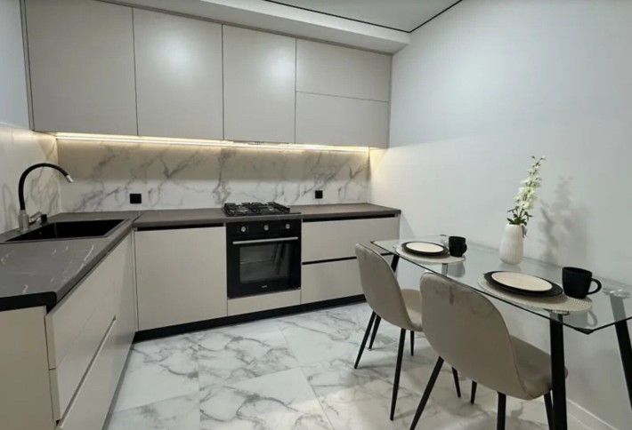 Продаж 2к квартири 62 кв. м на вул. Київська 9Д - фото 1