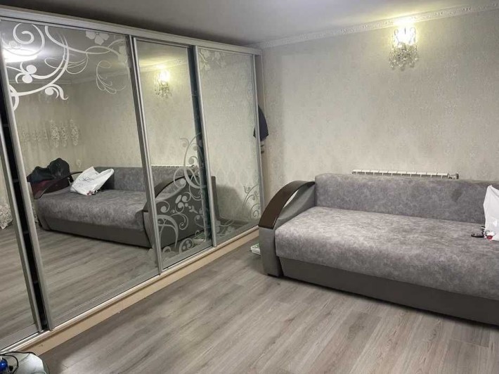 Продам 3-х кімнатну квартиру 116 м.кв. в центрі в особняку. - фото 1