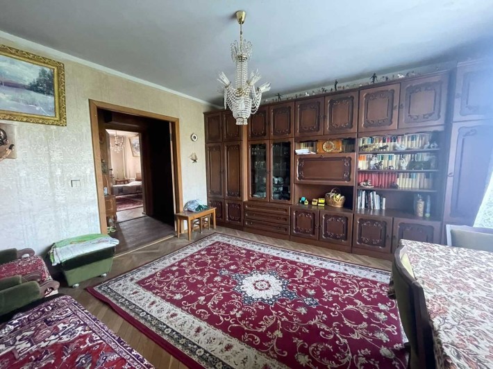 Продам 4-кімнатну квартиру в центрі Черкас - фото 1