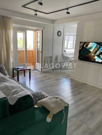 Продається 3к квартира  вул Солом"янська 16 Солом"янський район - фото 1