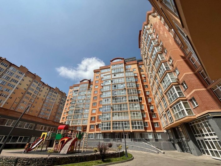 Продам 2-х кімнатну новобудову на Рівненській з власною терасою - фото 1