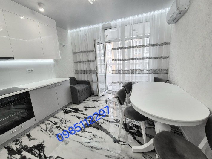 3к.к-ра 89м2 в ЖК Нивки Парк.м.Нивки. Дизайн.р-нт 0% - фото 1