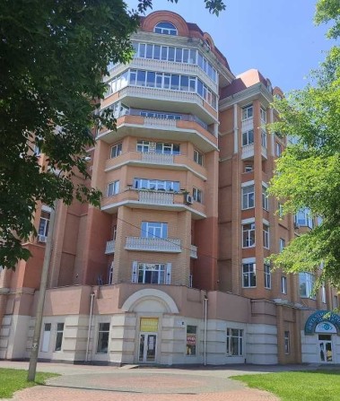 Вільний продаж 2-х кімнатної квартири з ремонтом в центрі! - фото 1